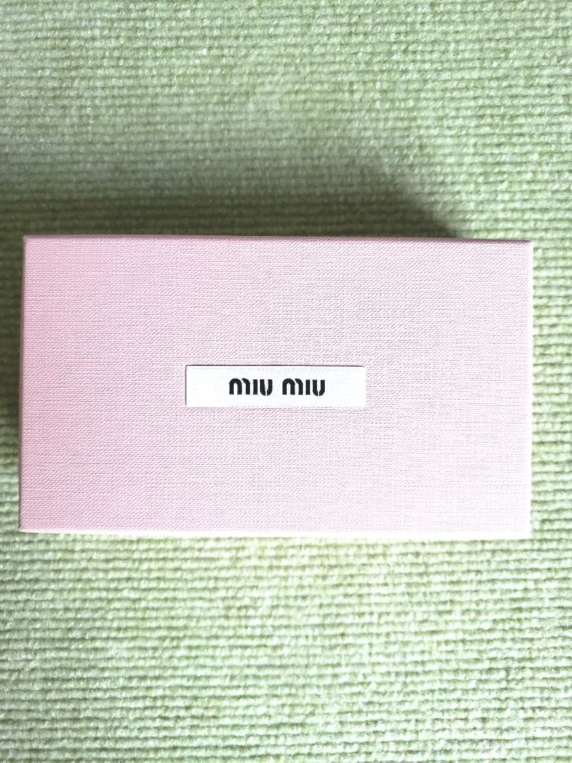 MIUMIU　IPHONE11　PRO用　カバーケース　星　ミュウミュウ新品