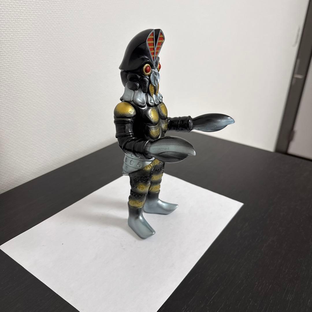 8*)様 円谷コミュニケーションズ　バルタン星人ジュニア