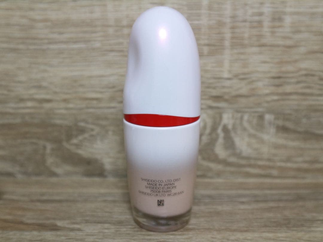 ファンデーション SHISEIDO REVITALESSENCE SKIN GLOW Linen