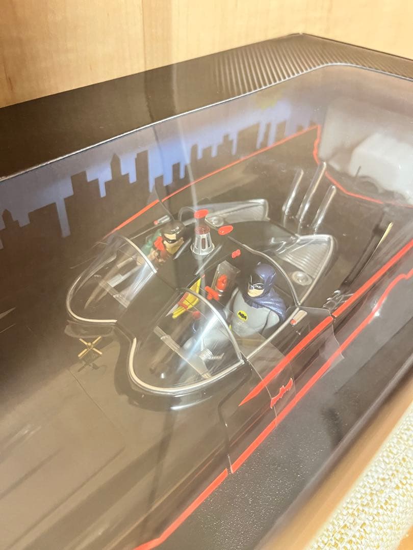 新品未開封Hot Wheels バットモービル 1:18 1966年TVシリーズ