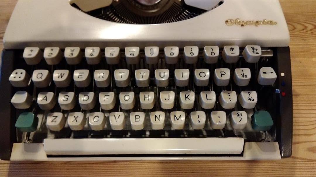 オリンピア　タイプライタ－