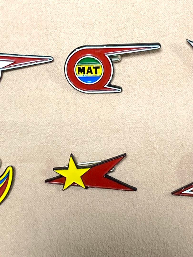 ウルトラマンバッジ　科学捜査隊　ウルトラ警備隊　MAT等　８個　小学館　円谷プロ