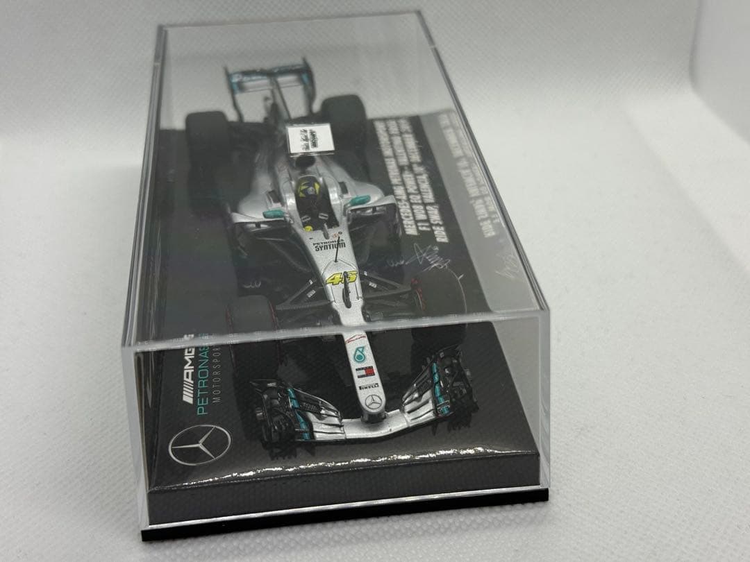 1/43 ミニチャンプス メルセデスAMGペトロナス W08 V.ロッシ