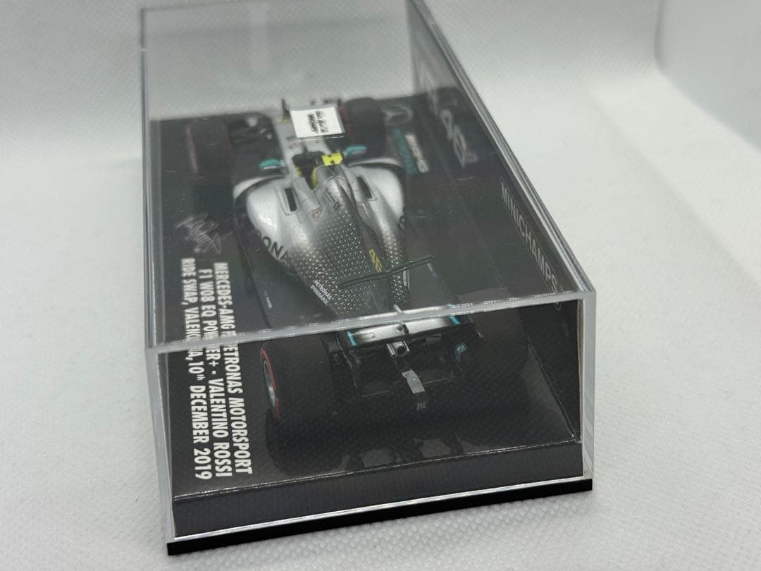 1/43 ミニチャンプス メルセデスAMGペトロナス W08 V.ロッシ