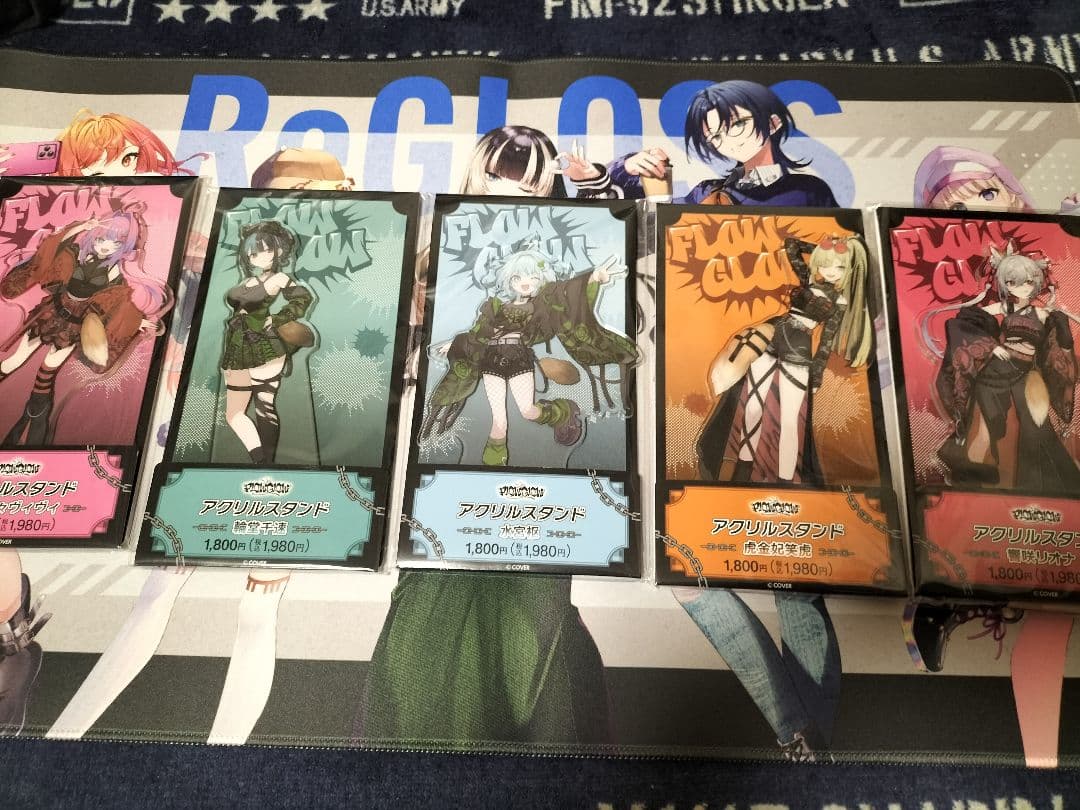 FLOW GLOWアクリルスタンド全5種 ファミマ限定