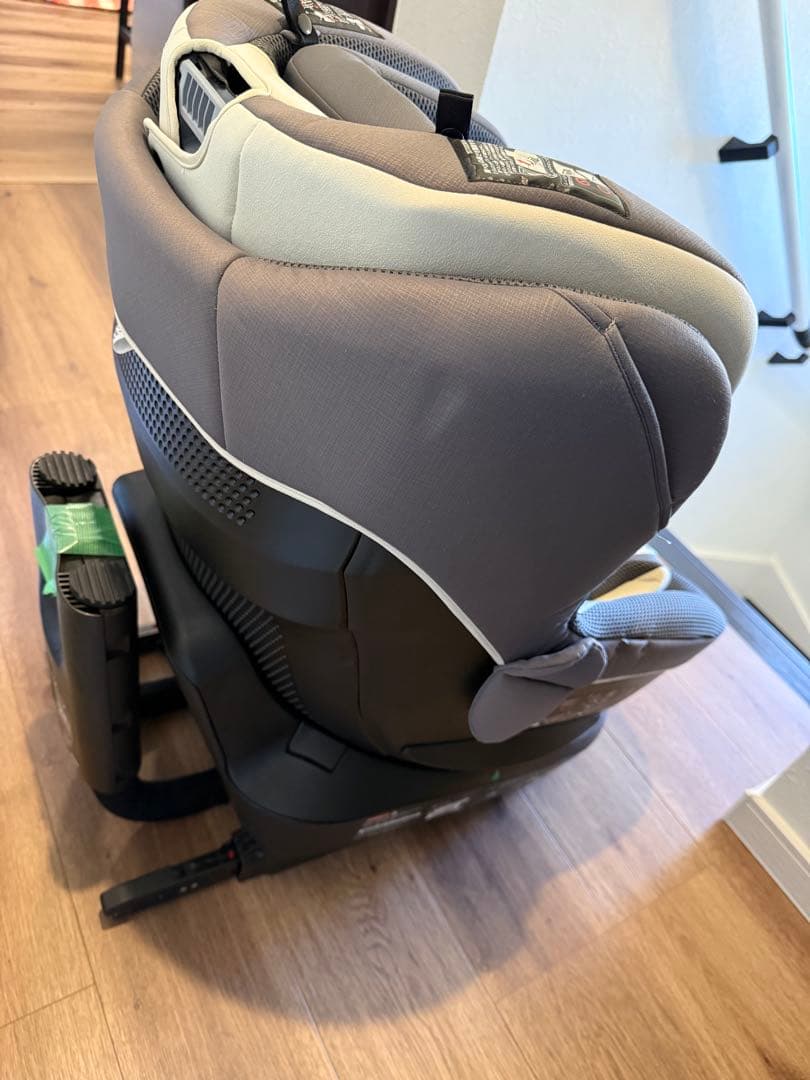 AILEBEBE KURUTTO R ザ・ファースト チャイルドシート