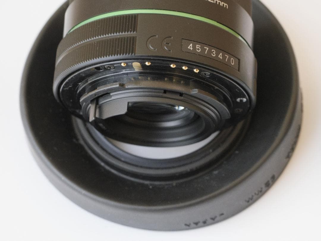 美品　smc PENTAX-DA 50mmF1.8　純正フード付