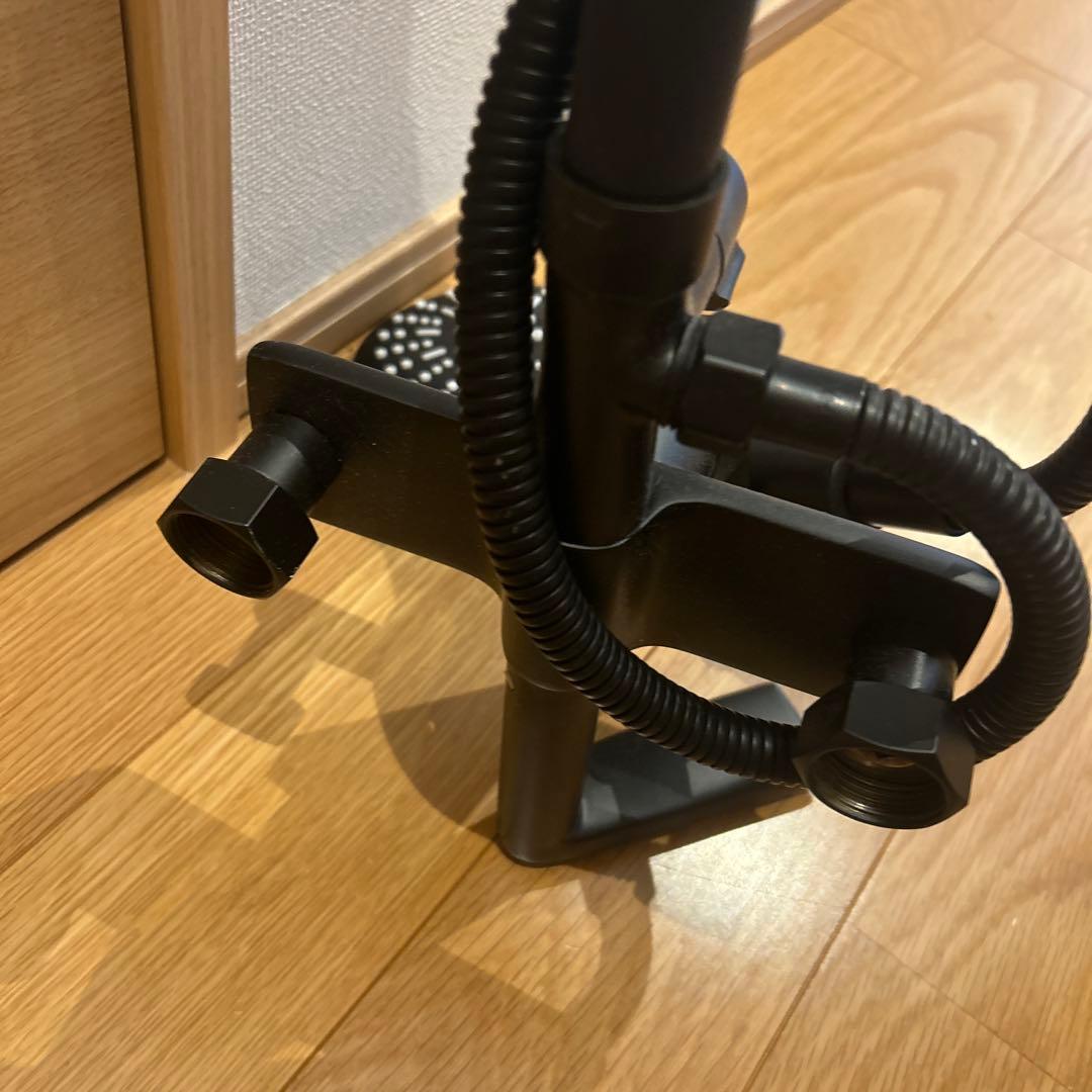 ブラック円形シャワーヘッド