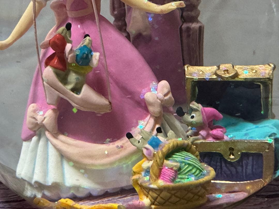 ディズニー シンデレラ オルゴール付き スノーグローブ