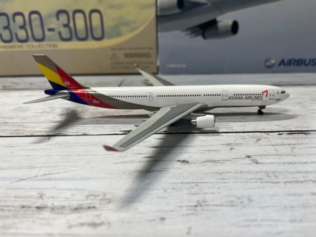 【廃盤】アシアナ航空 A330-300 1/400