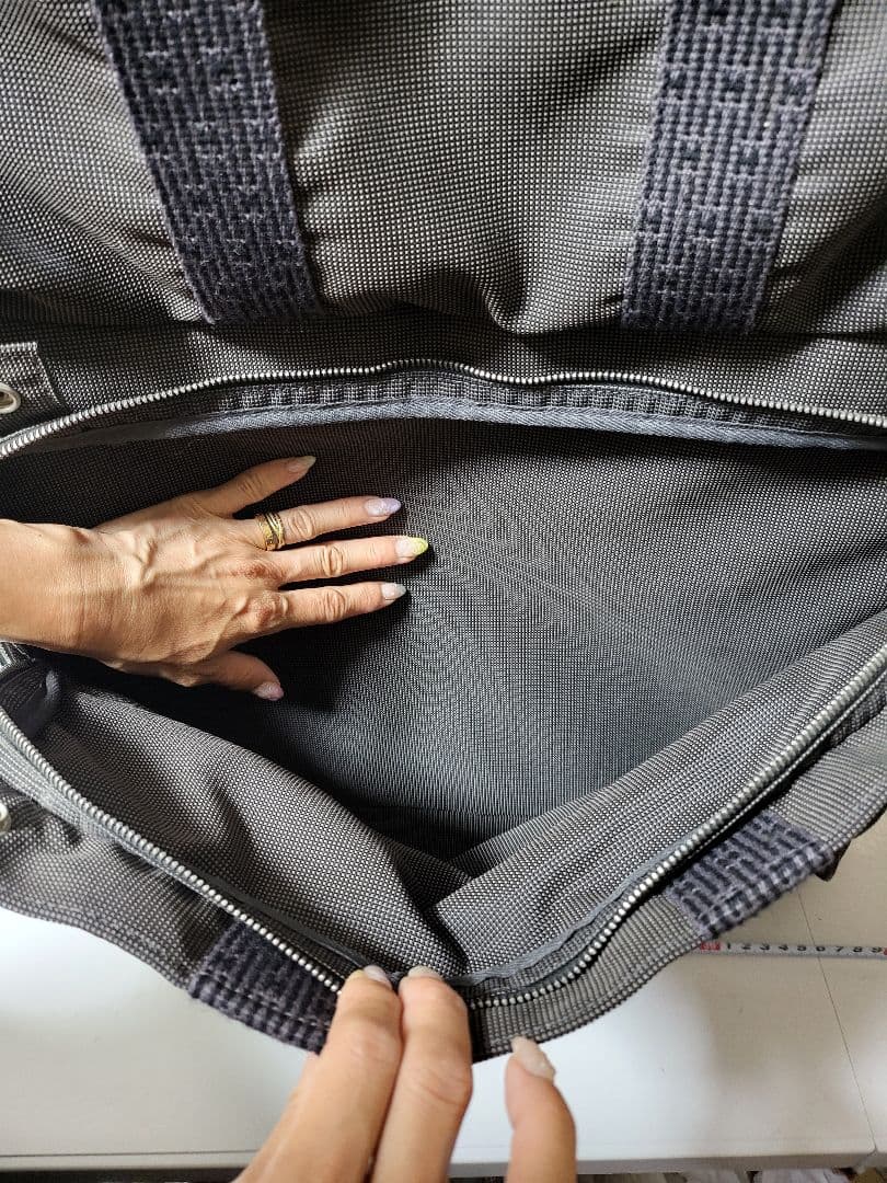 ダークグレー キャリーケース