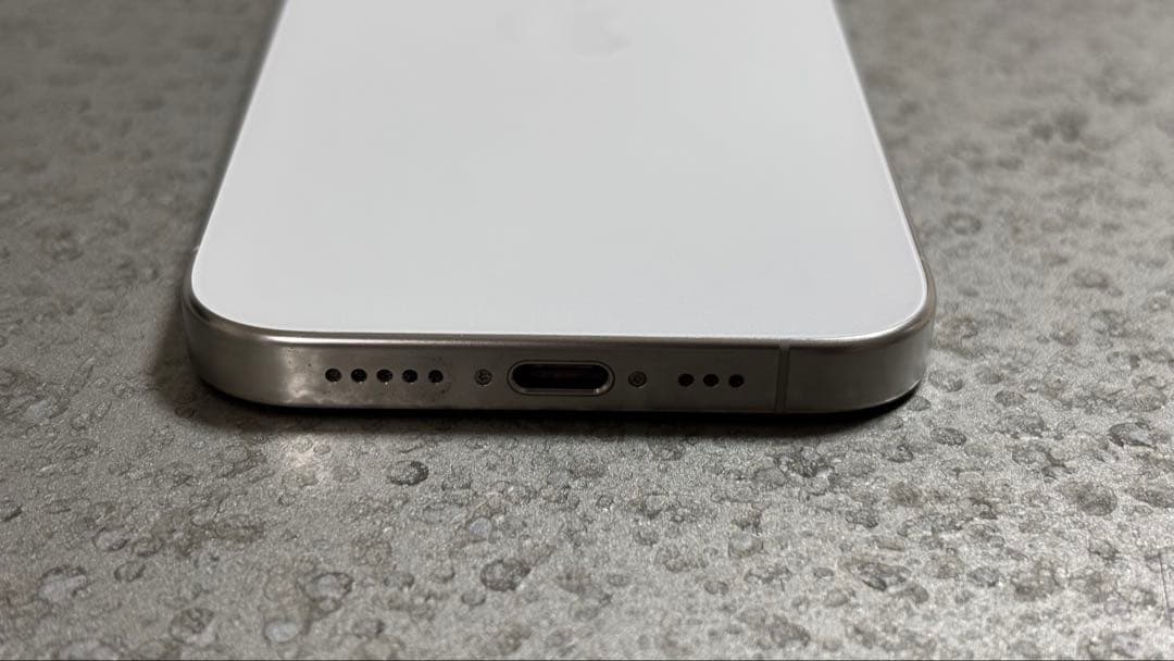 t*4様 iPhone15Pro 128GB 透明ケース付き