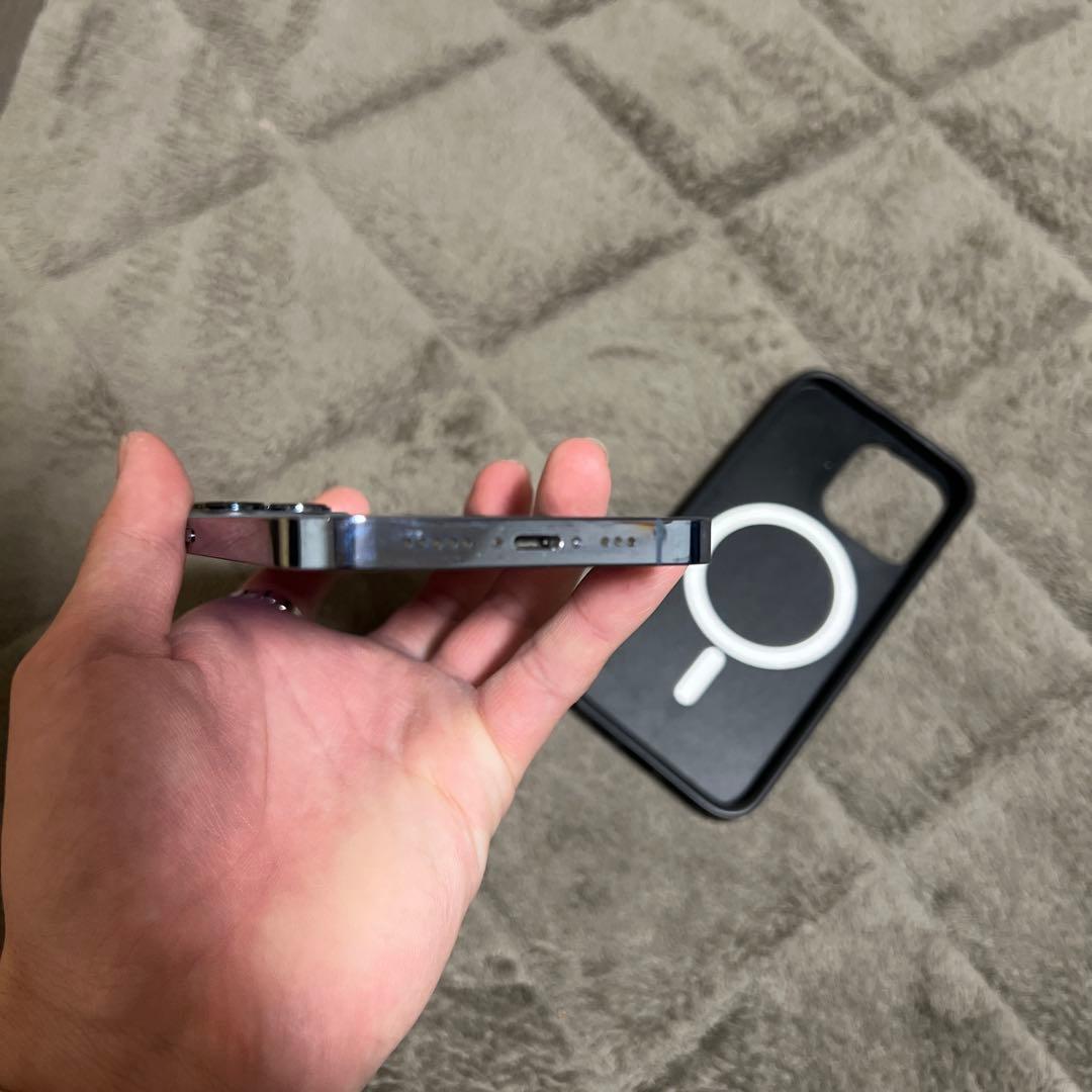 iPhone13pro 本体 カメラ割れあり