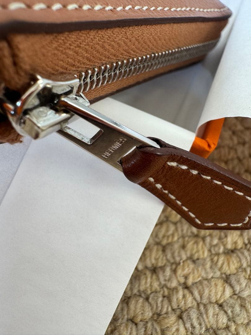 HERMES シルクイコンパクト ゴールド（茶色）