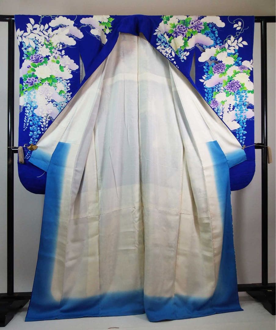 【豪華3点セット】振袖／濃紺地 藤花文様／銀駒刺繍／長襦袢・袋帯付き 晴れの日に