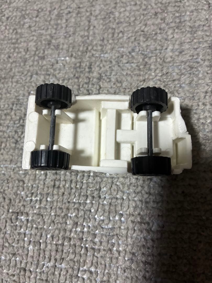 かなりレア宇津救命丸のプラのミニカー50年前⁇程の商品かと思います。