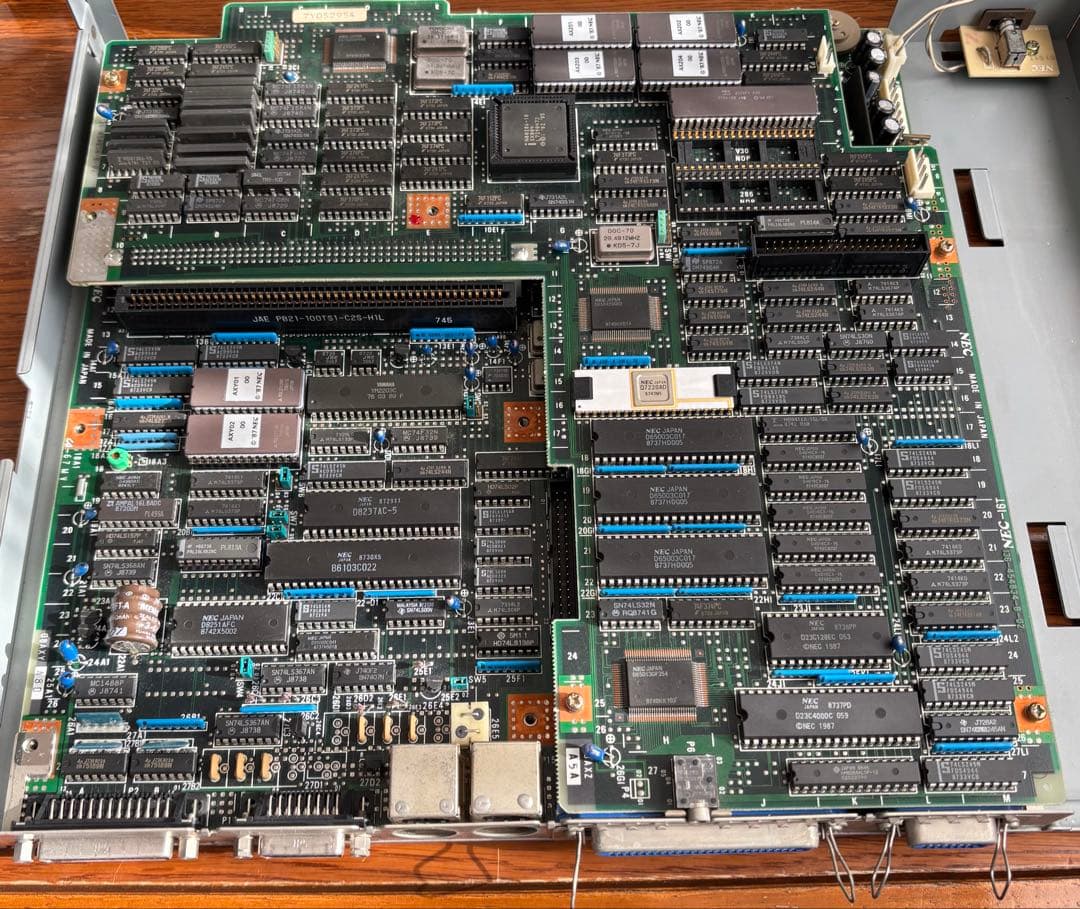 PC-9801UX 本体とキーボード 美品 やや難あり