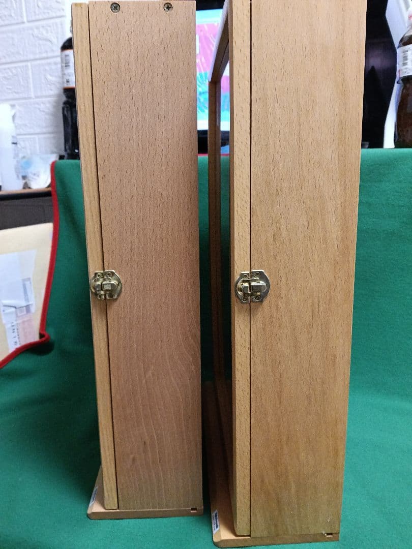 ナカバヤシ木製ガラスケース 6段 2セット。