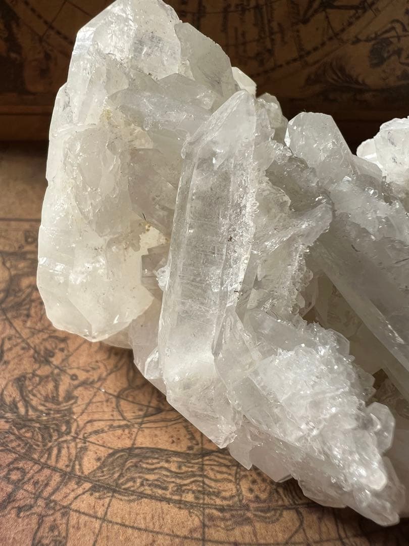 龍脈の精髄 九州産虹入り水晶クラスター抜群の透明度