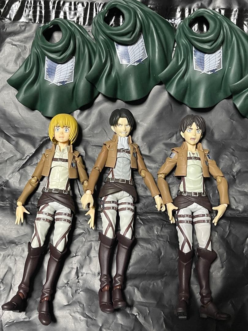 進撃の巨人 figma リヴァイ　エレン　ミカサ アルミン　フィギュア　セット