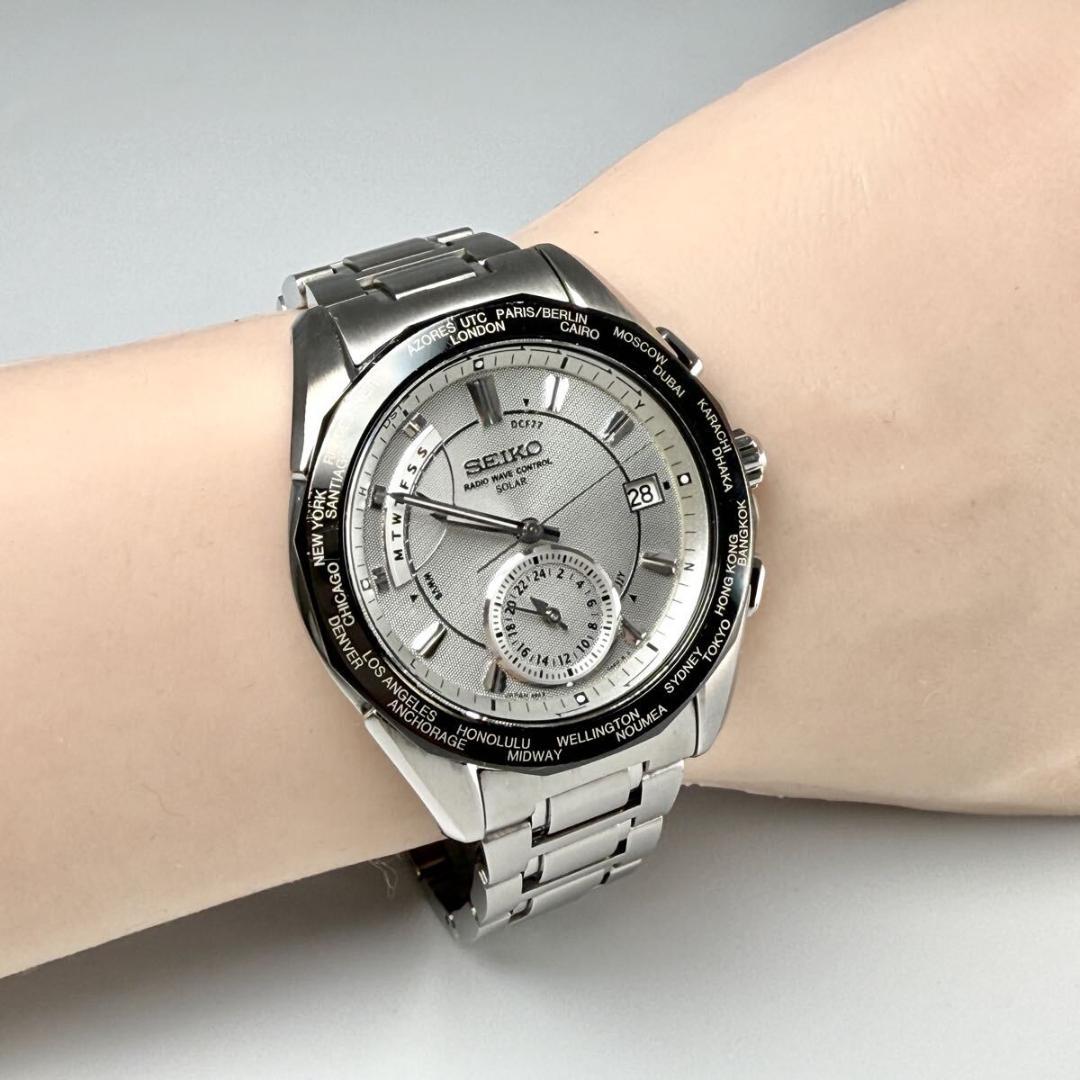美品【稼働】セイコー ブライツ 腕時計 電波ソーラー チタン ワールドタイム