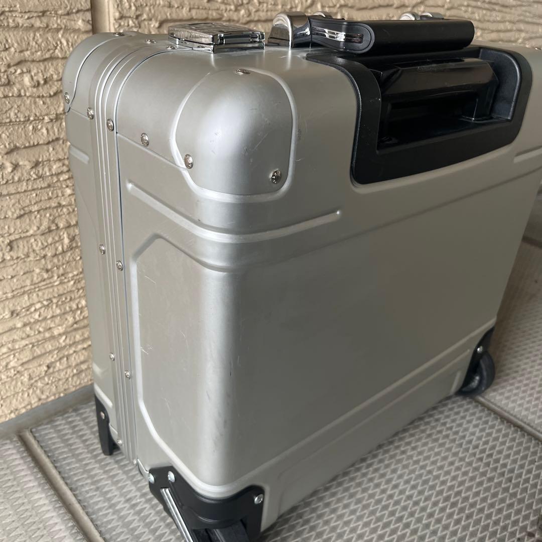 ゼロハリバートン　スーツケース