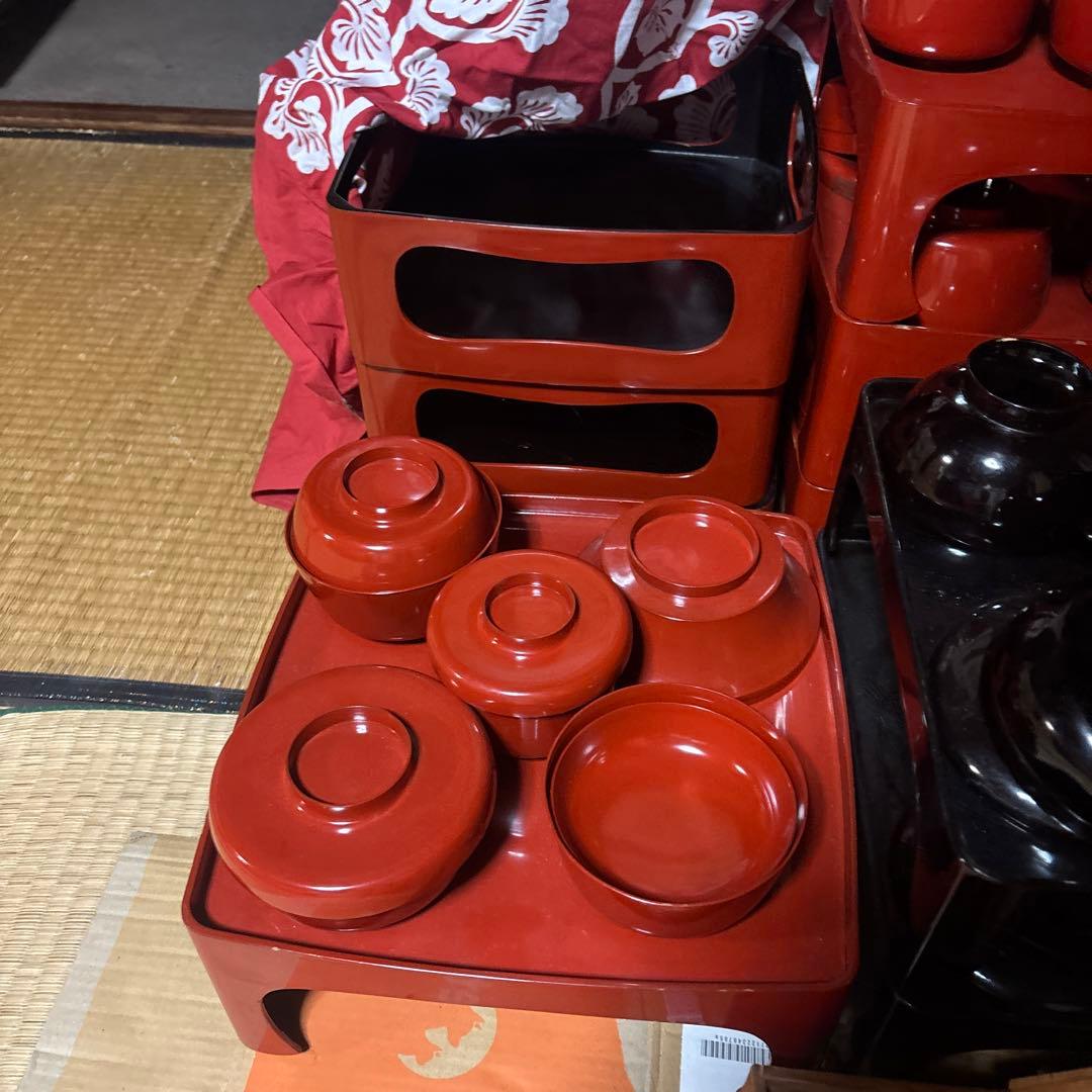 輪島塗り　赤　黒　御前　セット　茶碗　徳利　皿　工芸品　陶芸　バラ売りです。