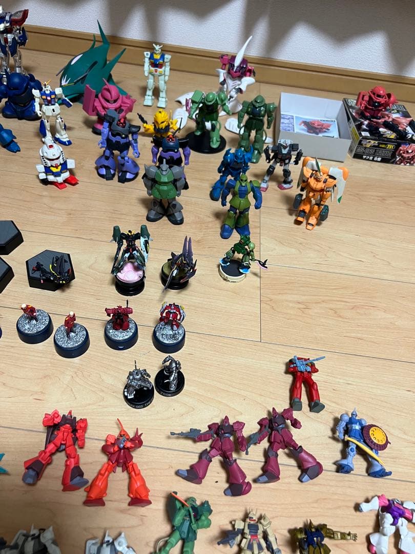 コンバージ　ガンダムのフィギュア