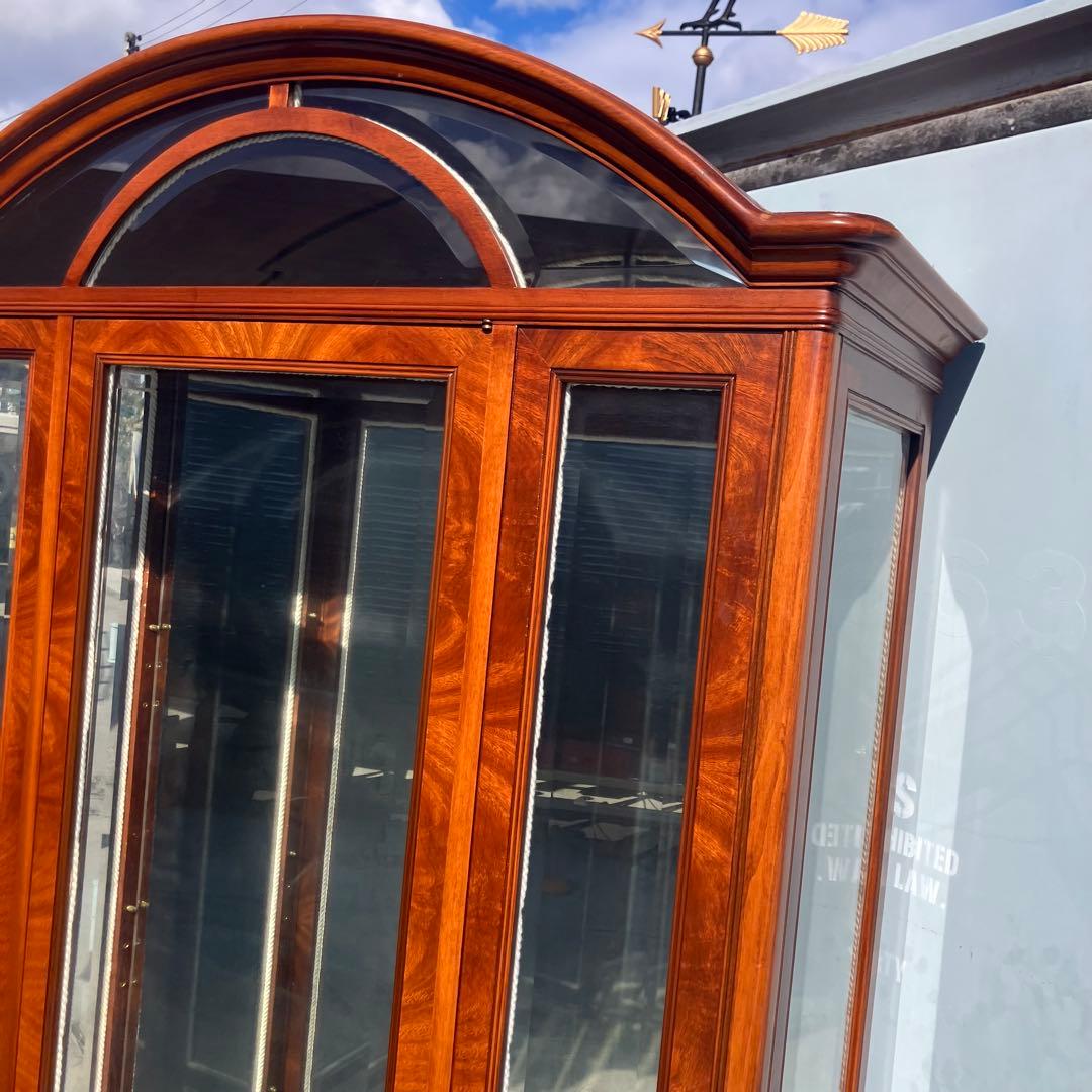 イタリア家具 木製大型 アーチ型ガラスショーケース 飾り棚 アンティーク