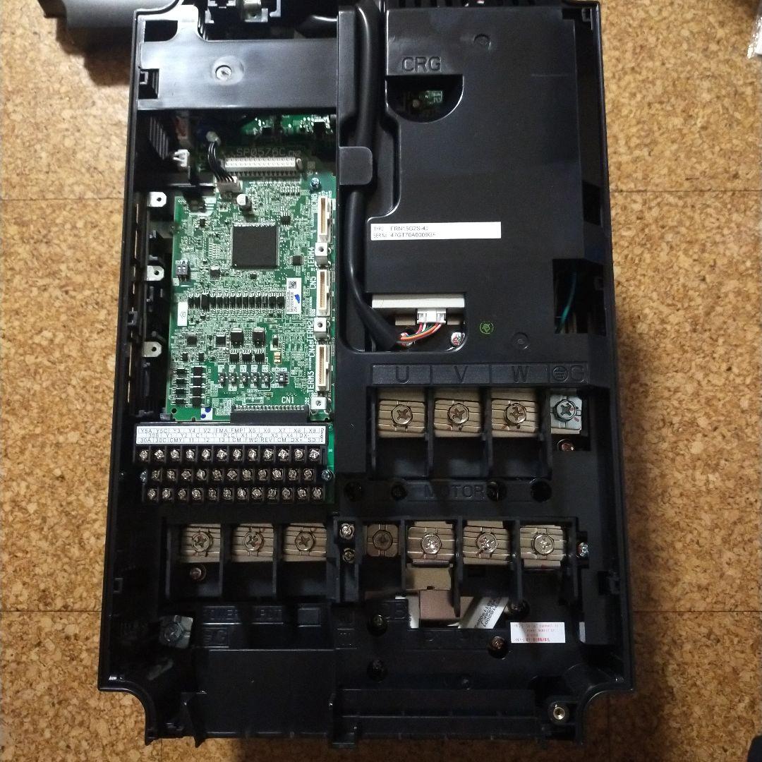 インバーター　富士電機　FRN15G2S-4J