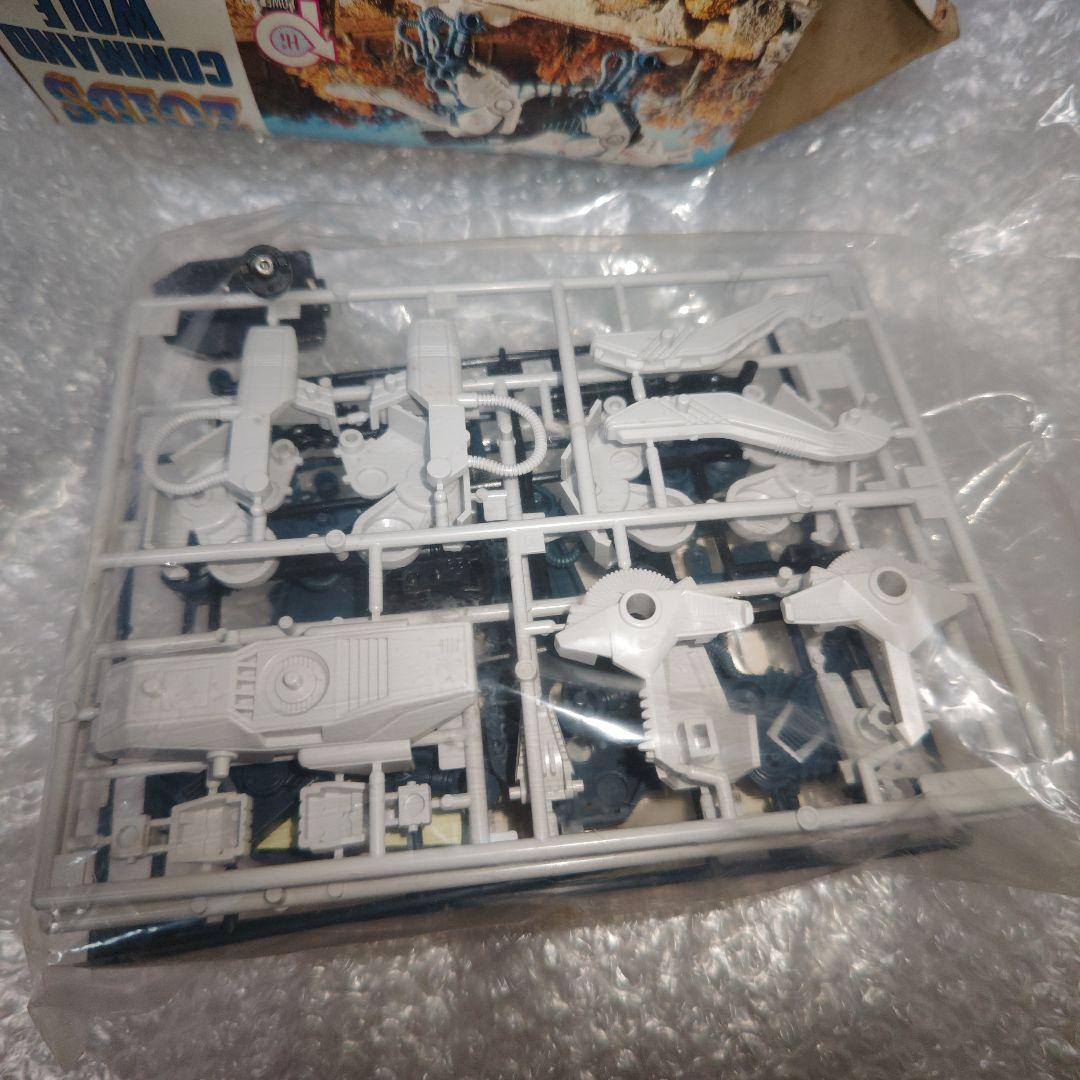 ゾイド　コマンドウルフ　オオカミ型　高機動極地戦型　RHI-3　未組立