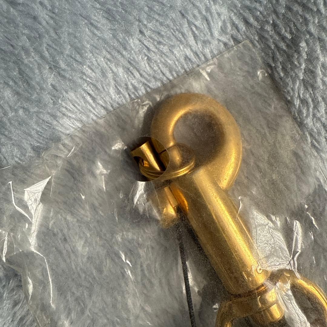 椿屋四重奏キーホルダー 黒と金