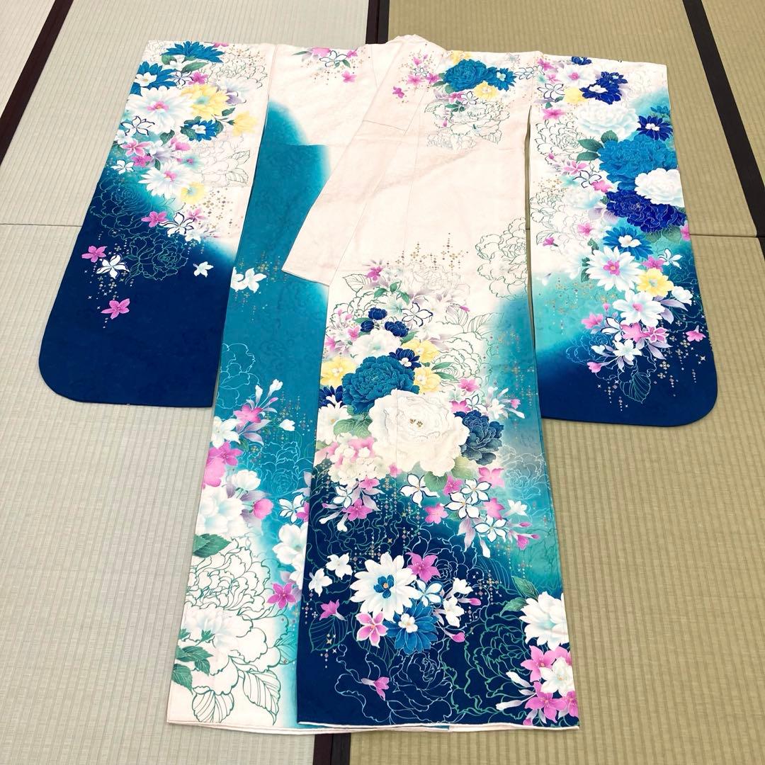 ☆中古品☆振袖　単品　正絹　白・青系ラメ入り花模様B級品ヤケ有り振袖