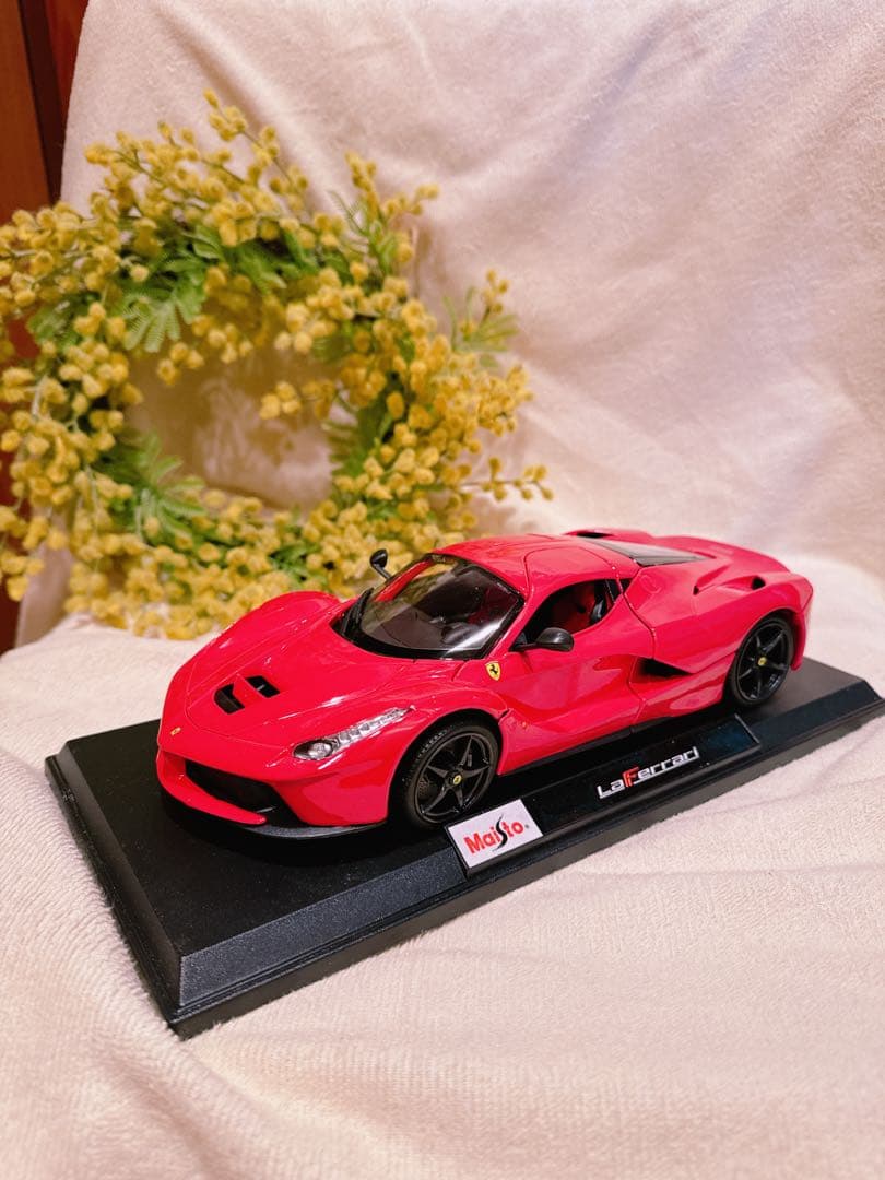 極美品　1/18 ラ・フェラーリ　レッド