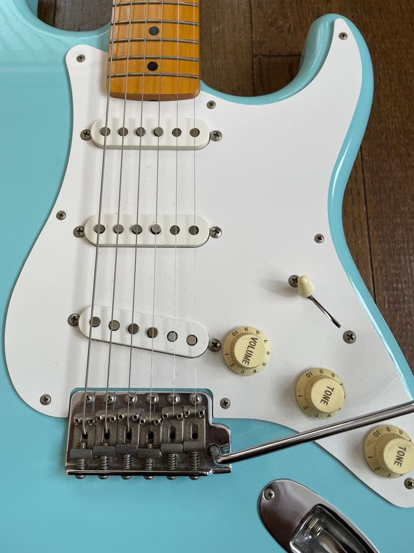 Fender Japan ストラトキャスター Daphne Blue