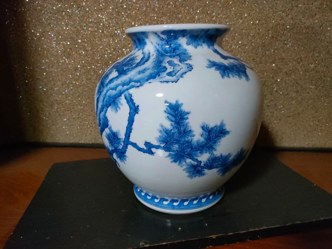 華山萬右衛門　松鷹文　花瓶　　 高さ３３.５ｃｍ　有田焼