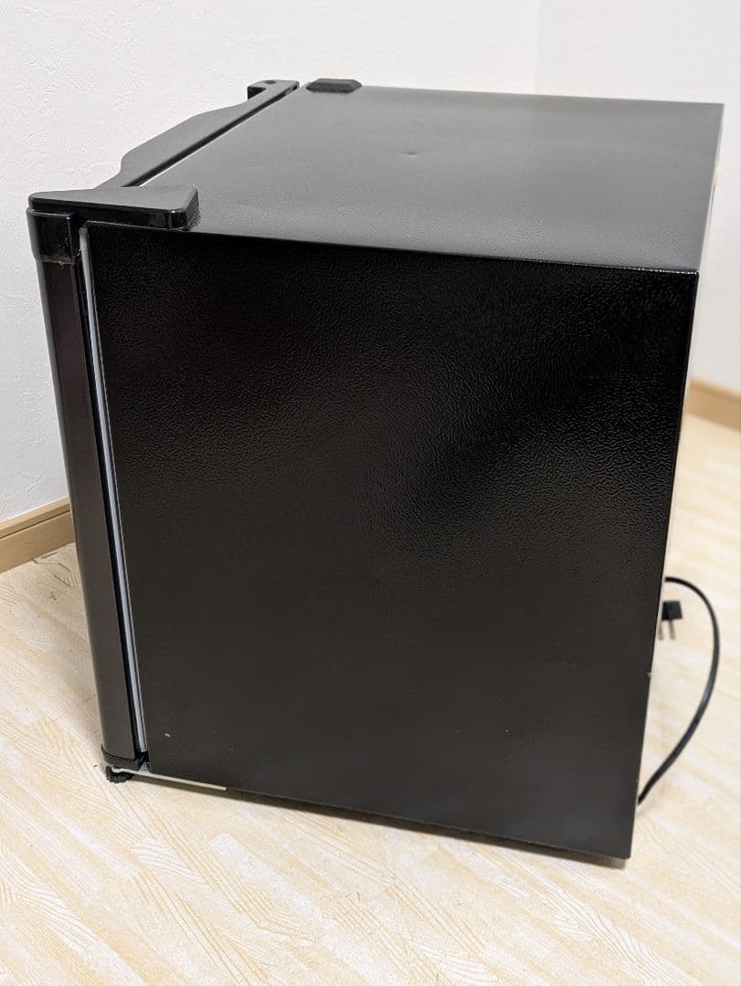 美品 2023年製 46リットル 冷蔵庫 JR046ML01GM MAXZEN