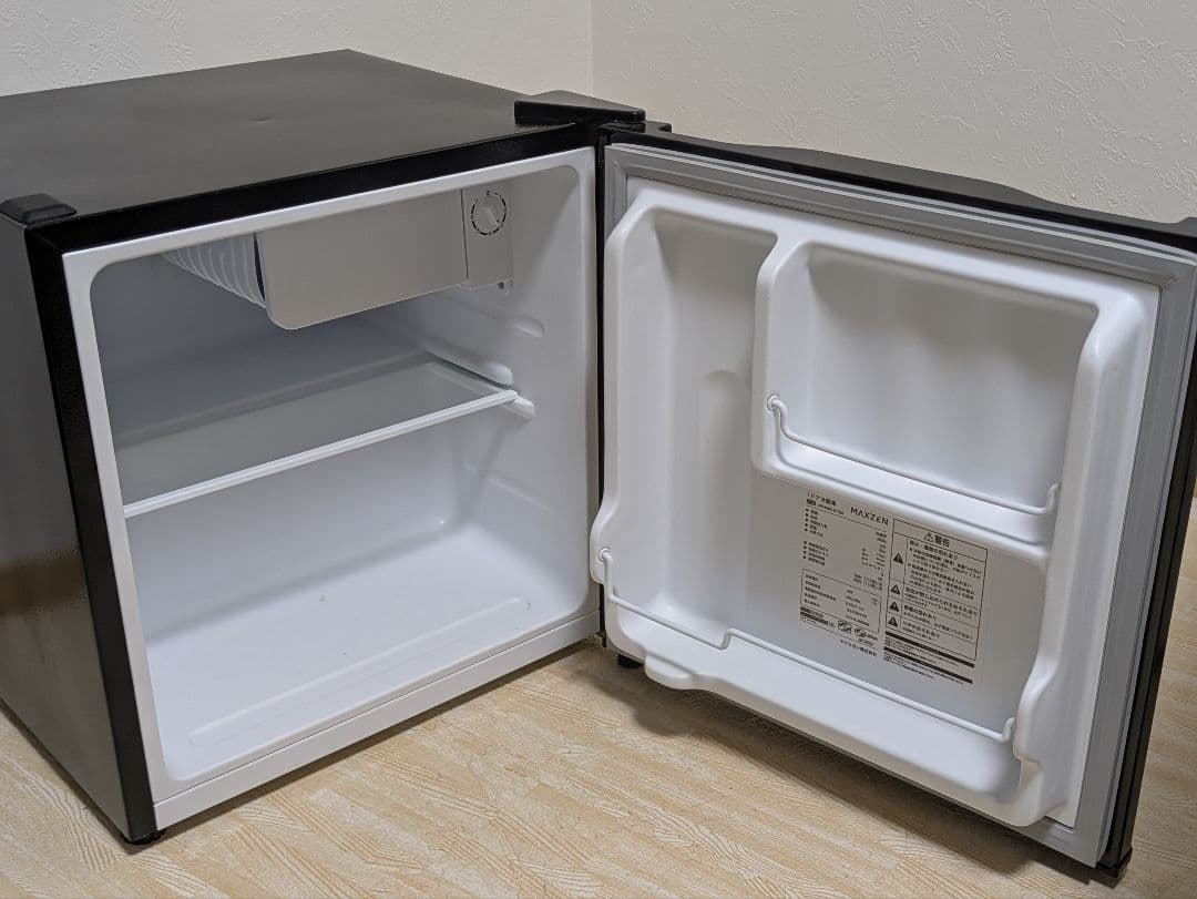 美品 2023年製 46リットル 冷蔵庫 JR046ML01GM MAXZEN