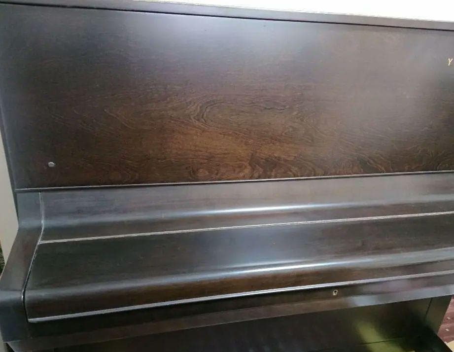 木目調、ヤマハアップライトピアノ