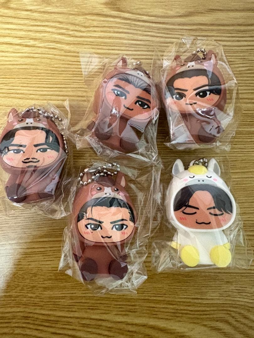 NEW YEAR 2026 着ぐるみキーホルダー/3JSB 完全未使用品 ５点