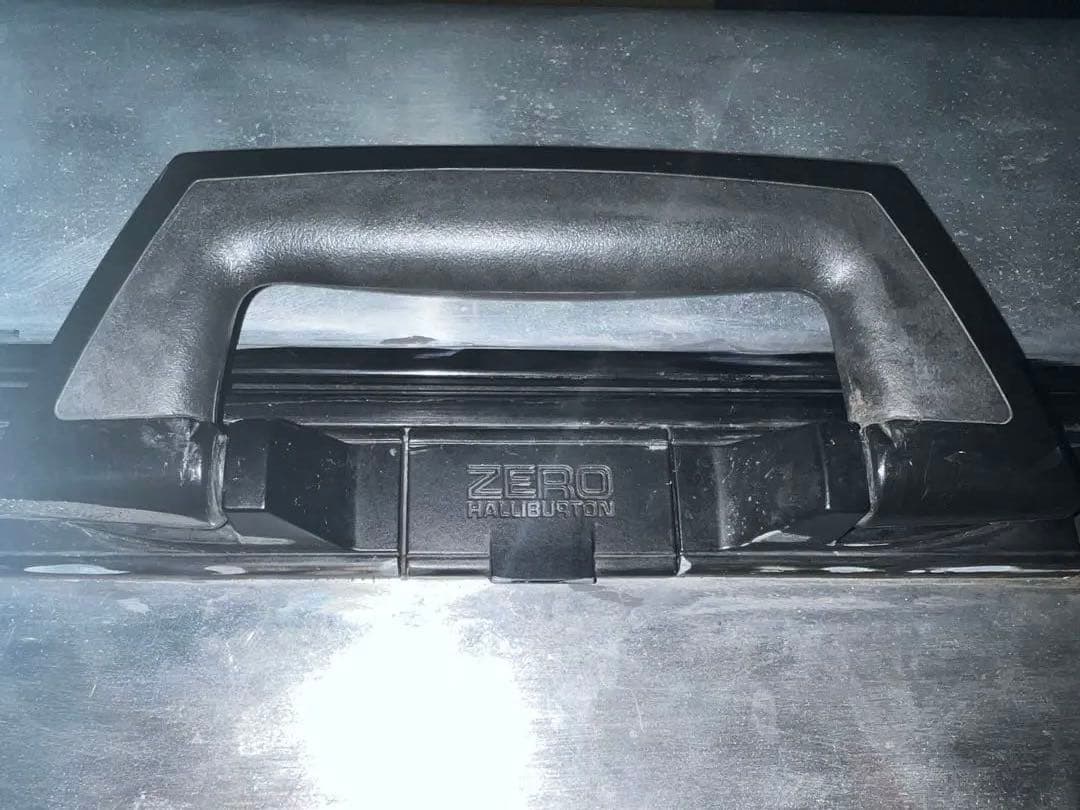 ゼロハリバートン　アルミ製スーツケース　made in USA 4輪キャスター