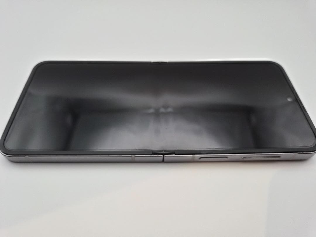 Samsung Galaxy Z Flip6 本体