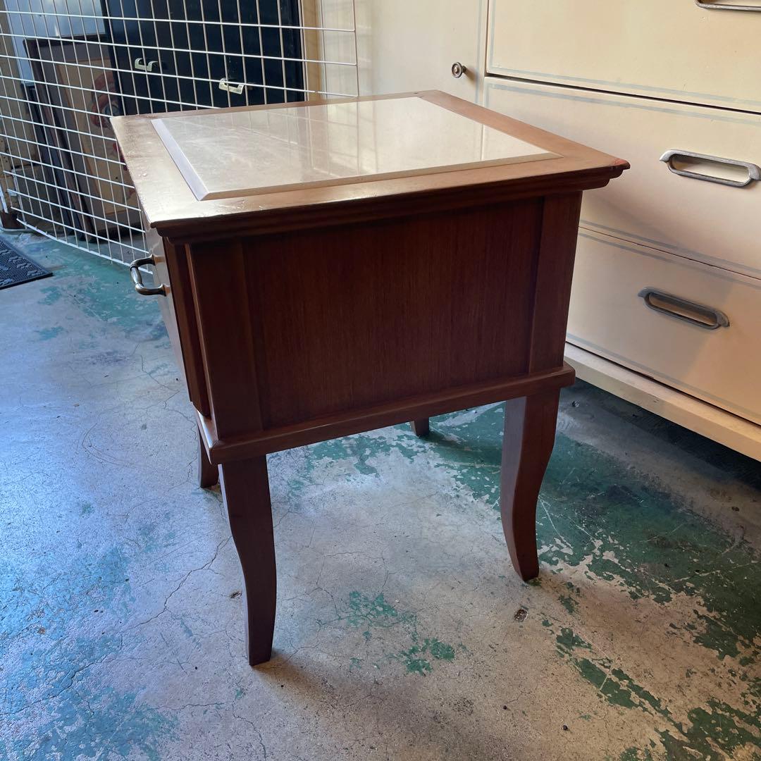 イタリア製・大理石サイドテーブル