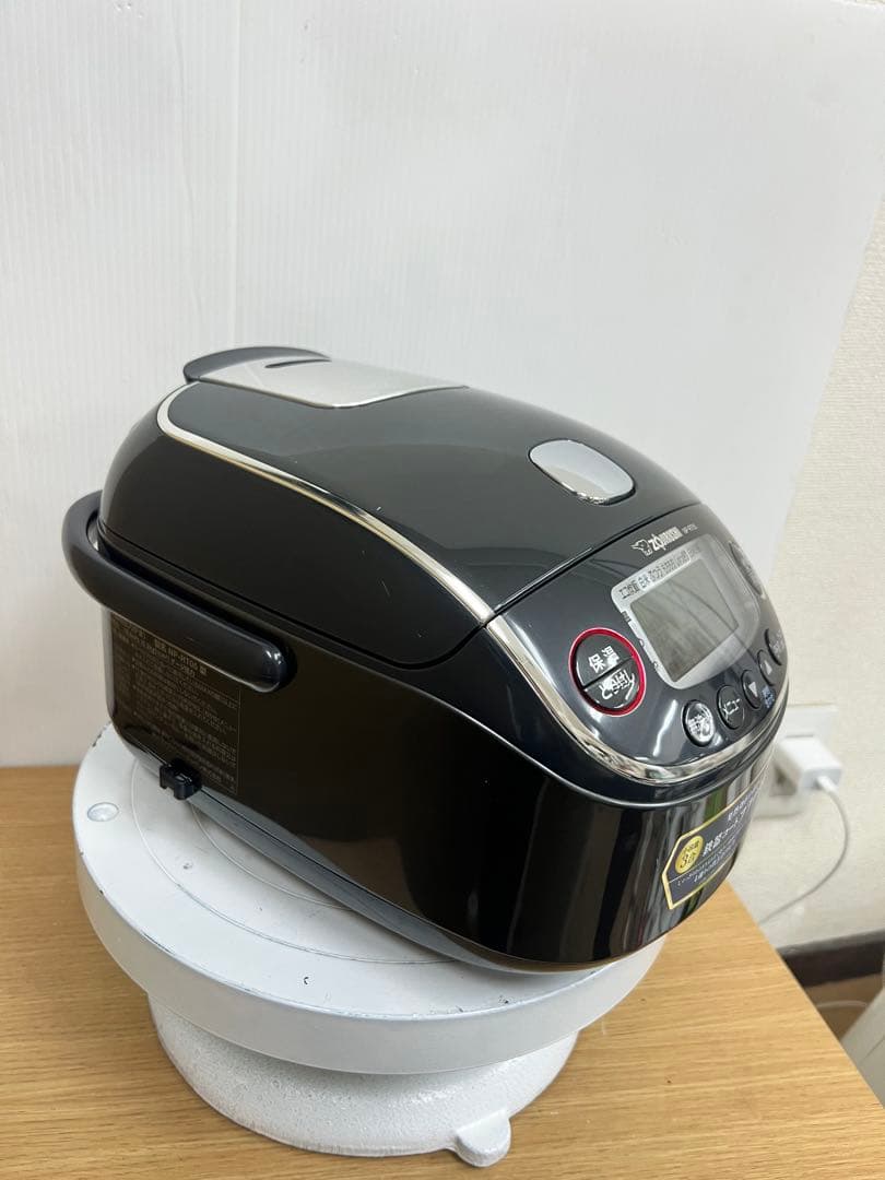 象印 IH炊飯器 NP-RT05（3合炊き）プラチナ厚釜／ブラック 2024年製