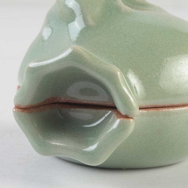 茶道具　真清水蔵六造　青磁　袋鼠香合　共布共箱　V　9725