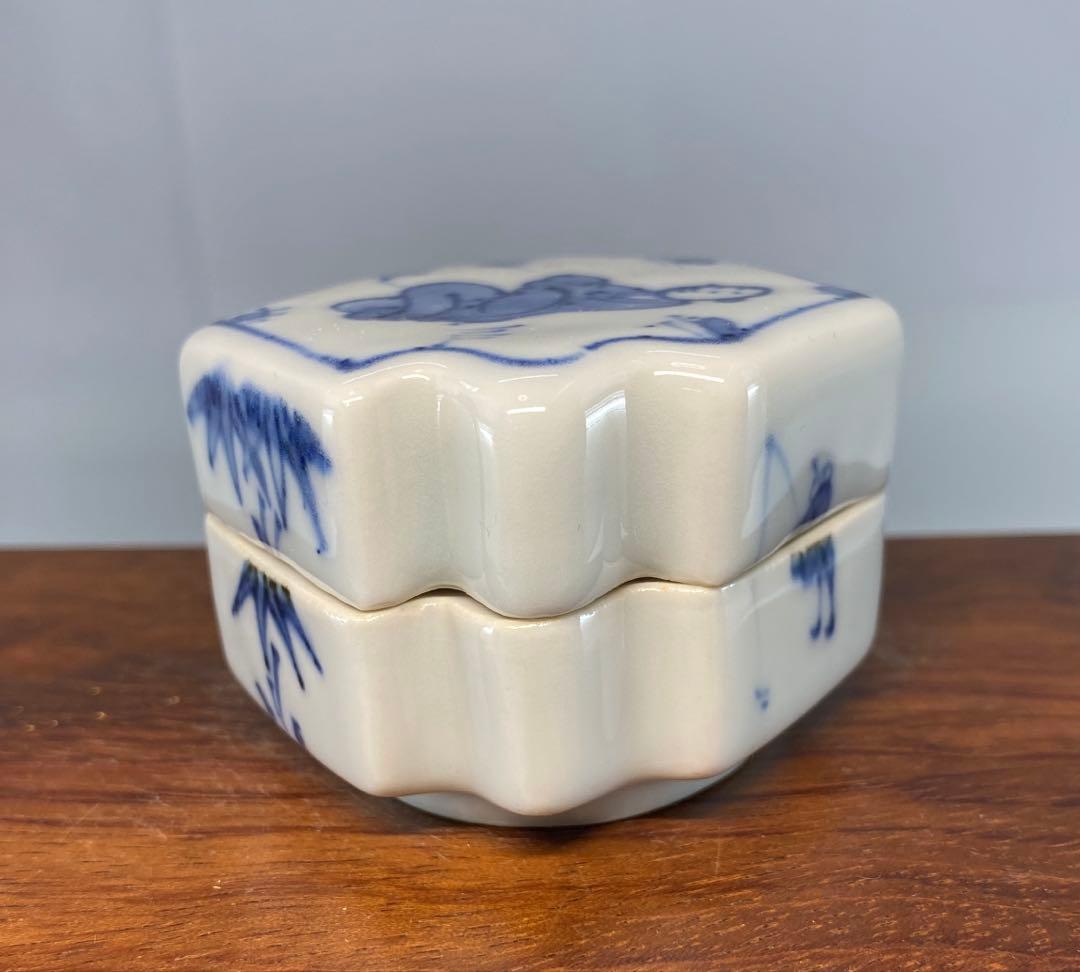 【茶道具】真葛香斎造　呉州松皮菱香合（共箱）