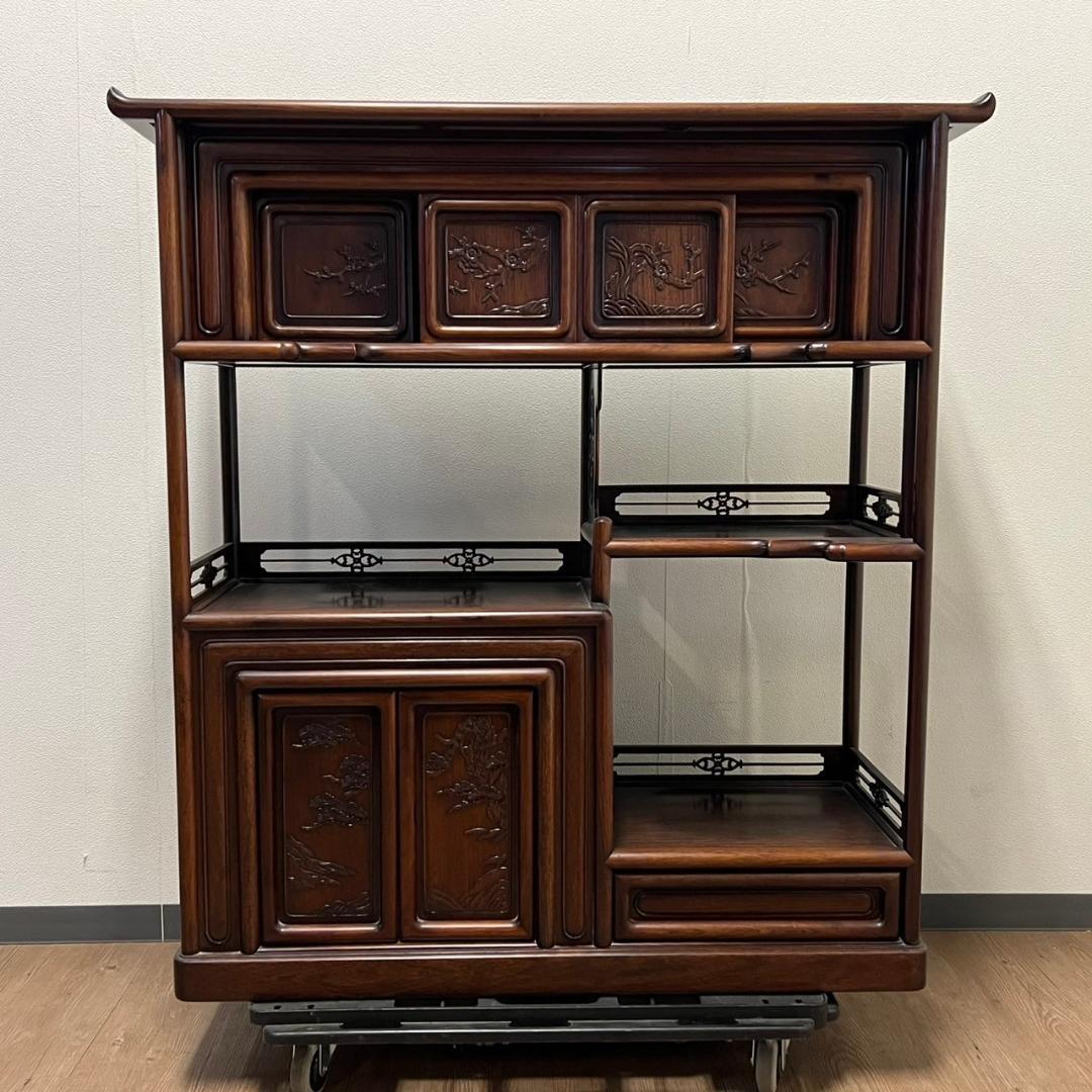 木製 茶棚 茶箪笥 戸棚 段違い 飾り棚 梅 松 透かし彫り アンティーク