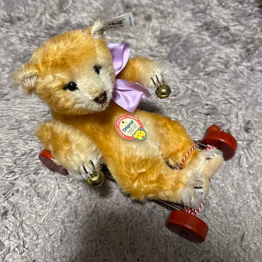 Steiff ベル付きオレンジぬいぐるみ