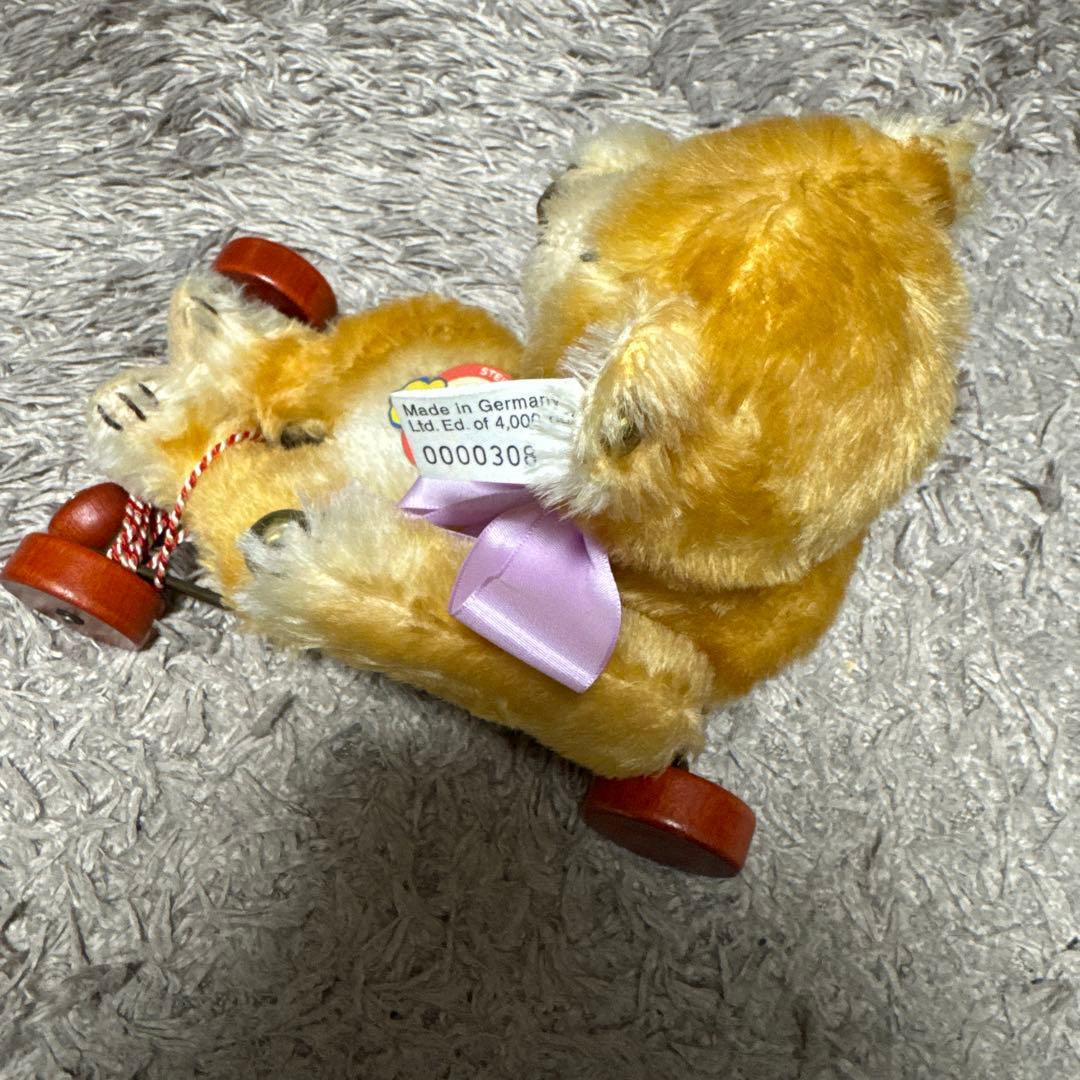 Steiff ベル付きオレンジぬいぐるみ