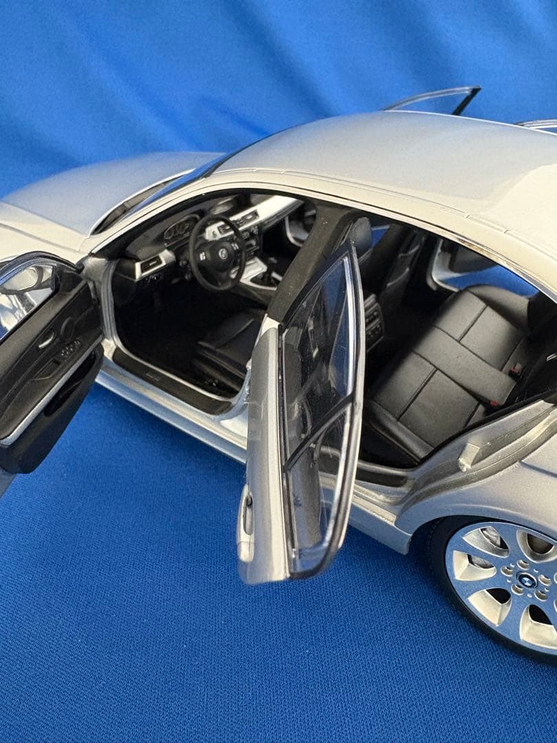 京商　BMW 3シリーズ ミニカー　E92 1/18 シルバー